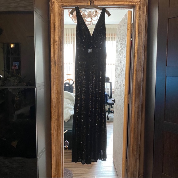 Nicole Bakti prom dress - Picture 3 of 7